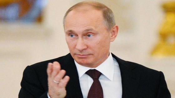ماكرون يطالب روسيا بوقف عملياتها العسكرية في أوكرانيا فورا