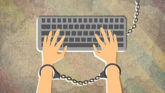 بنعبد القادر يطلب تأجيل أشغال اللجنة الوزارية بشأن مشروع قانون استعمال شبكات التواصل الاجتماعي