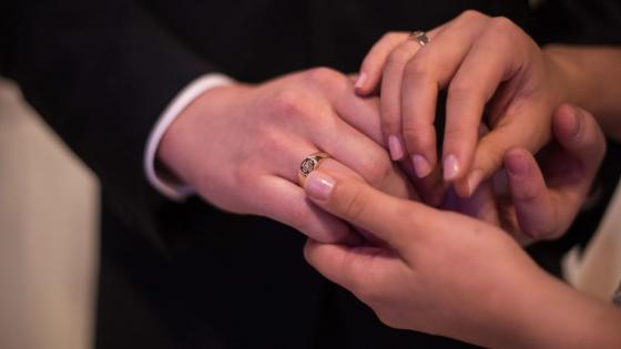 تفاقم ظاهرة “الزواج العرفي” لدى القاصرات في دولة عربية