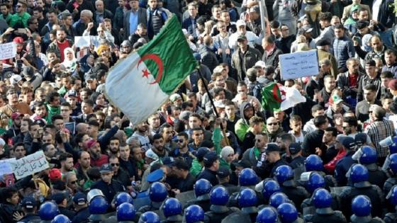 محتجو الجزائر يتظاهرون للاسبوع ال 44 على التوالي