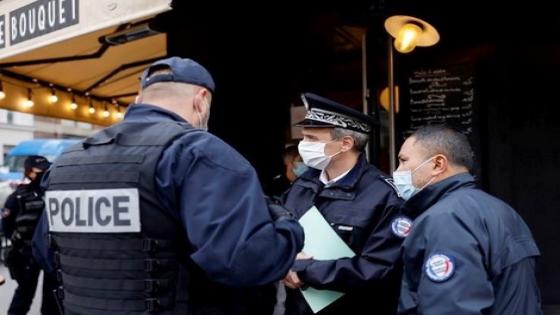 فرنسا.. جرح شرطيين في حادث إطلاق نار بمنطقة باريس وسرقة أسلحتهما
