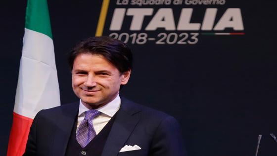 رئيس وزراء إيطاليا يستقيل من منصبه