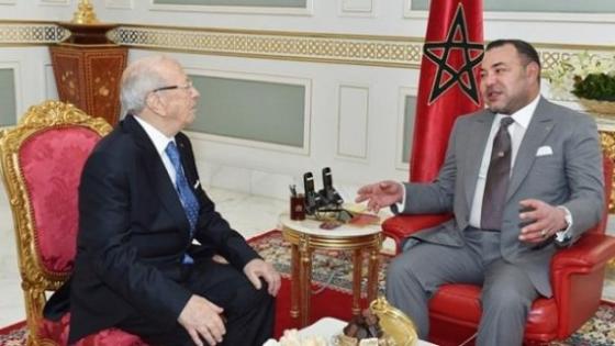 الملك يهنئ الرئيس التونسي على إثر مغادرته المستشفى